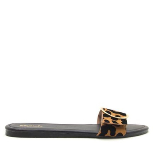 Buckle Leopard Slide - Picture 4 of 6